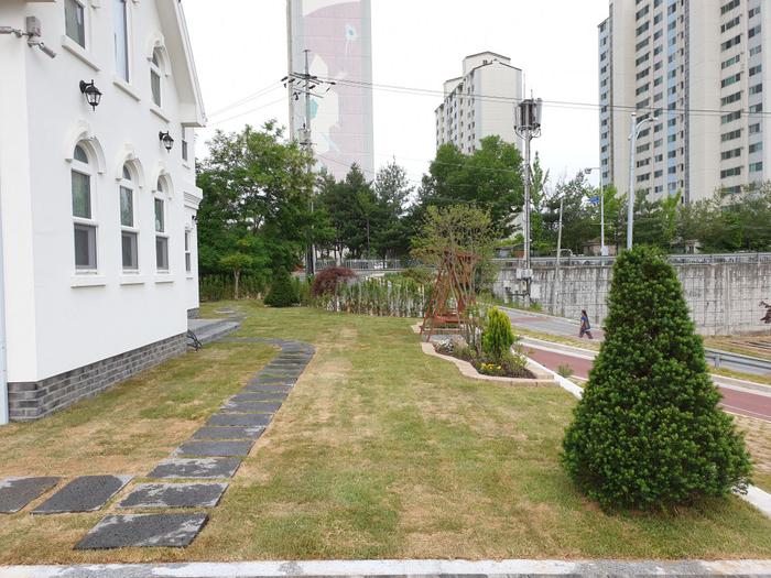 235149625_UeIT9iQL_f7f877641fabc1f1c8ac5e9eae9f9018cbe93171.jpg 이미지크게보기