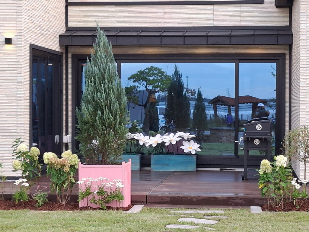 /user/s/ss5340/editor/2512/b138d3e6bf3e9b88f49f5eacf2064547_1766114850_2221.jpg 이미지크게보기